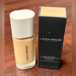 Laura Mercier Real Flawless Weightless Perfecting Foundation: 3WO Sandstone.